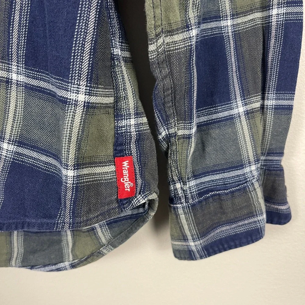 Vintage Wrangler Plaid Western Flannel Shirt‎ Mens M Medium Blue Flannel